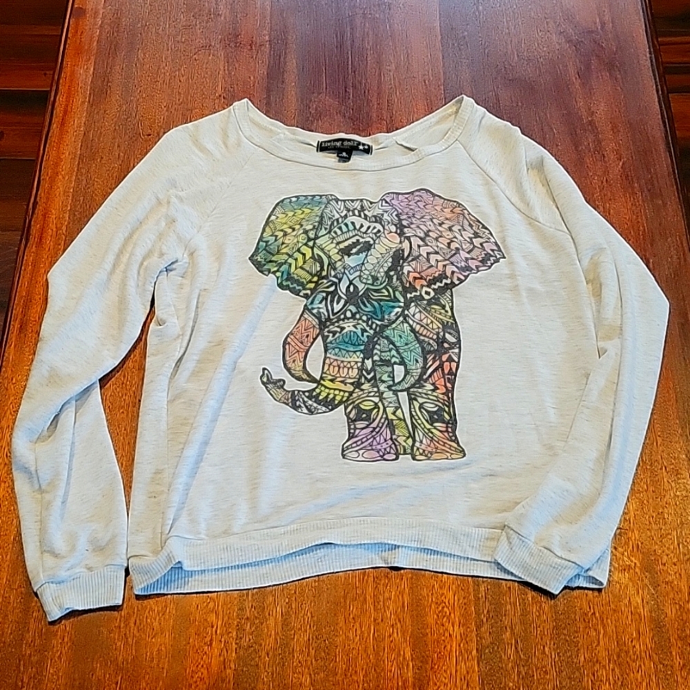 Womens/Juniors size Small long sleeve thin sweatshirt, SUPER soft with Elephant.